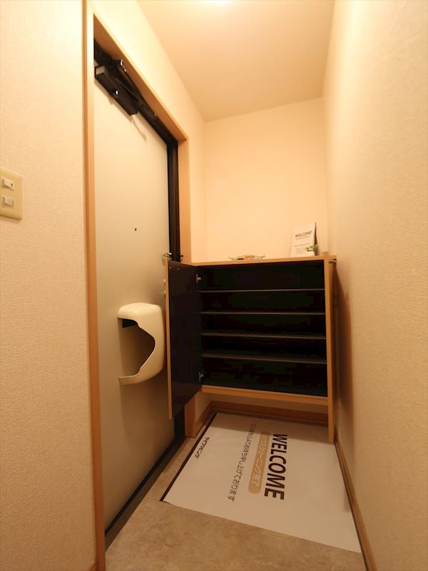淑風苑 玄関　シューズボックス付（収納充実してます）