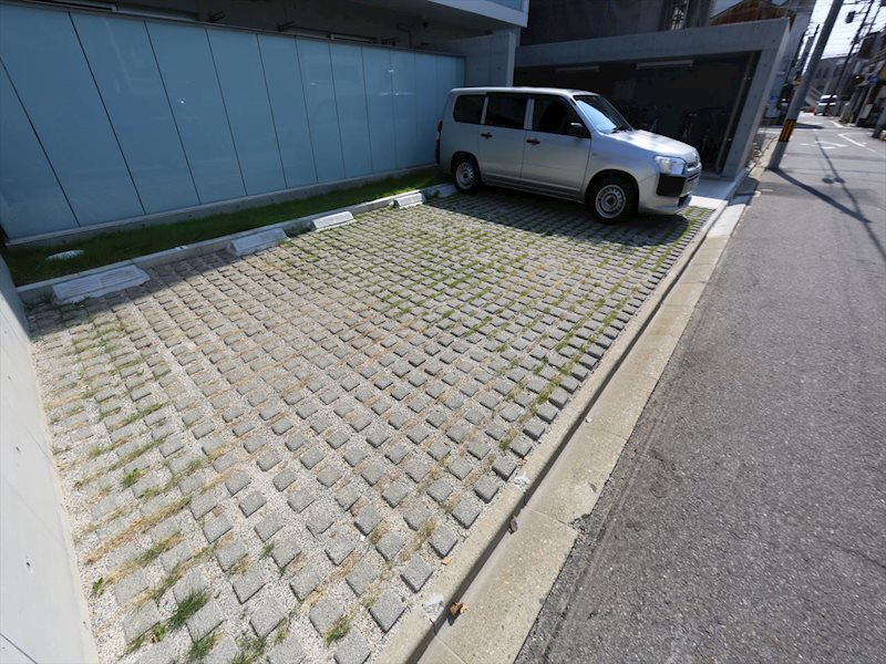 ルミナスパレス名駅 敷地内駐車場