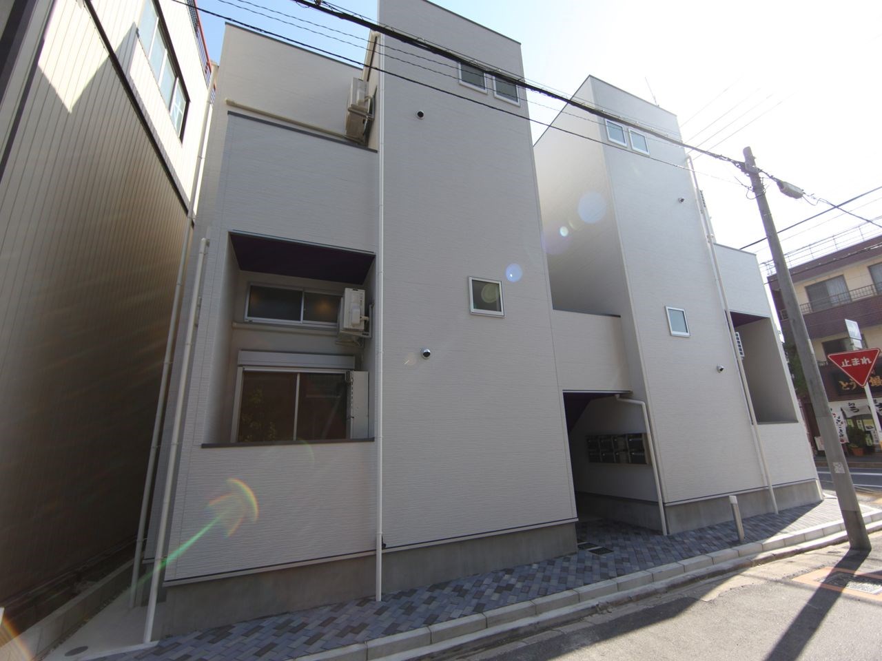 カユーハ大宮 外観　光インターネット無料　全角部屋　家具家電ご用意できます