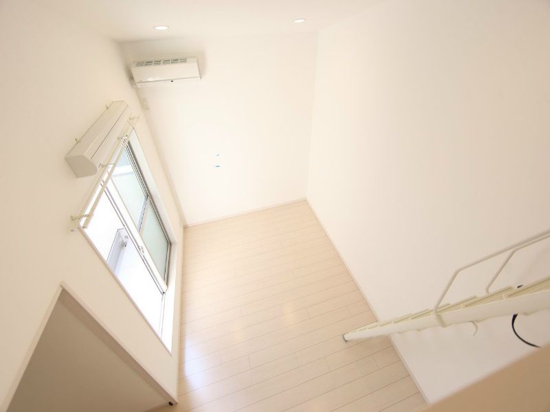 カユーハ大宮 洋室9.8帖　ロフト6.7帖（収納でもお部屋でも使えます）