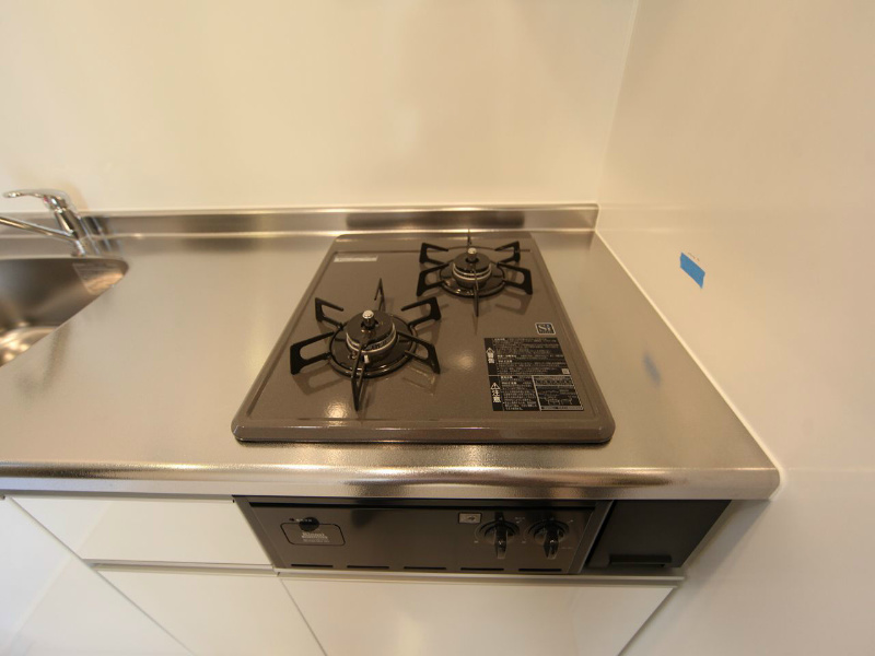 カユーハ大宮 システムキッチン（ガス2口）冷蔵庫・レンジ等ご用意できます