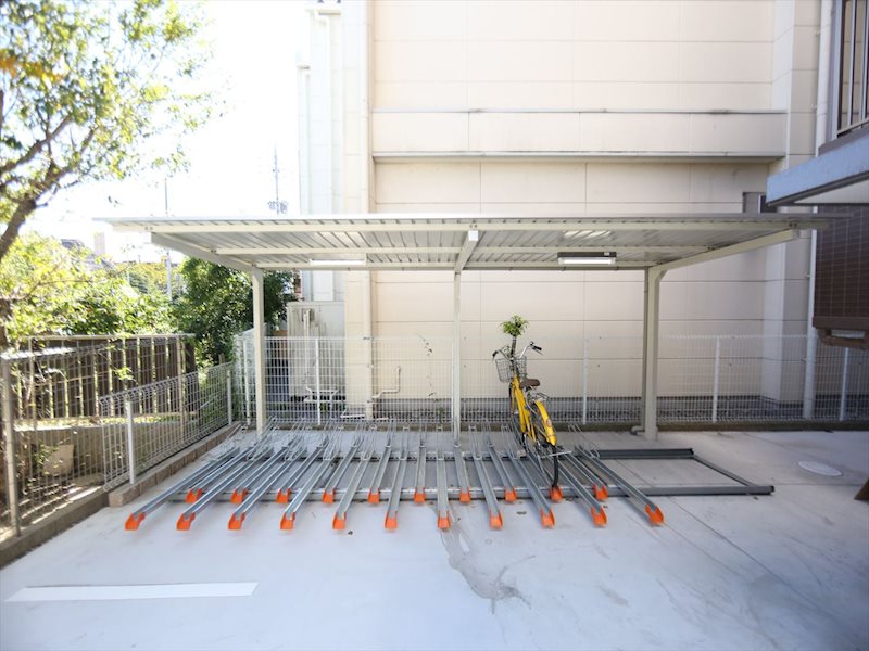 グレイスコート八田駅前 屋根付き駐輪場