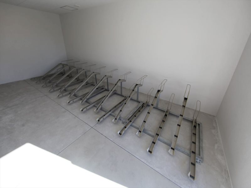 プログレッソ八田 屋根付き駐輪場