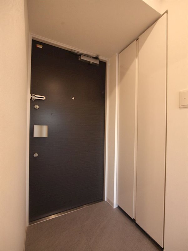 プログレッソ八田 玄関　シューズボックス付（収納充実してます）