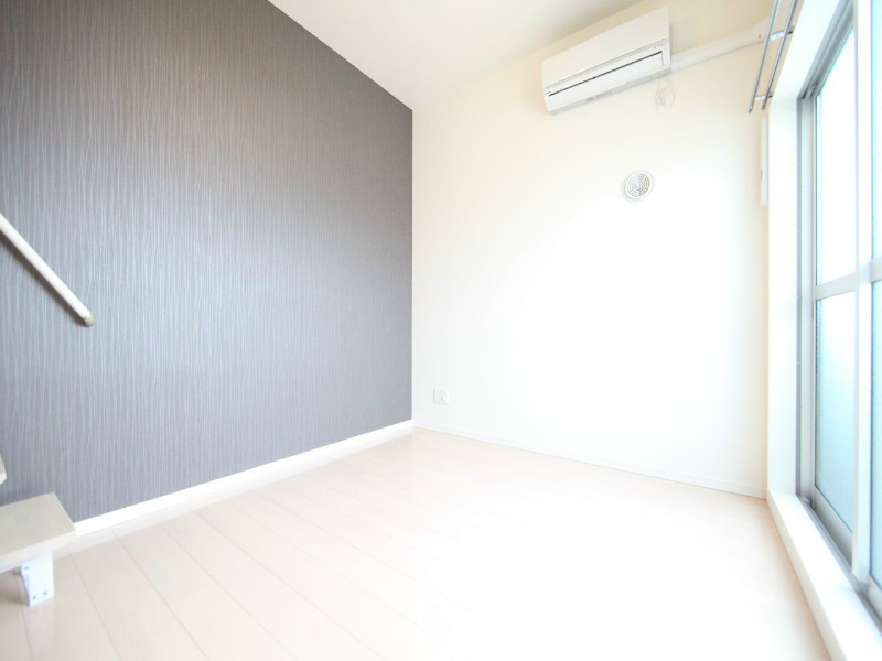 ネオメゾナ津賀田 洋室6帖　ロフト6.3帖（収納にも寝室にも使えます）
