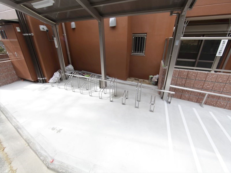 ベルビレッジ覚王山 屋根付き駐輪場