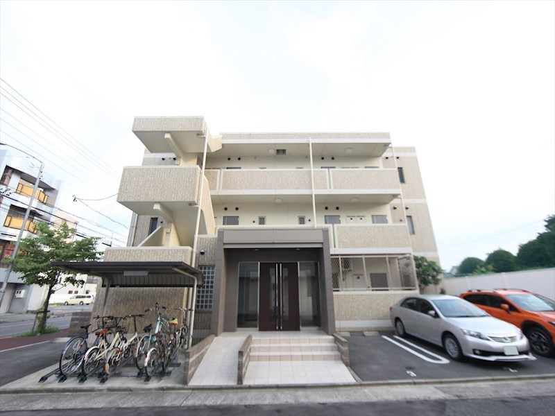 外観 オートロック付 屋根付き駐輪場 敷地内平面駐車場