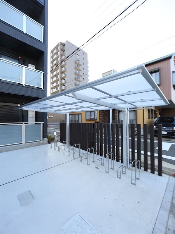 リブリ・太閤 屋根付き駐輪場