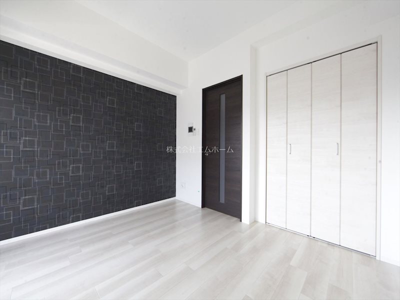 RESIDENCIA御器所 洋室7.0帖　エアコン完備　バルコニーに面しています