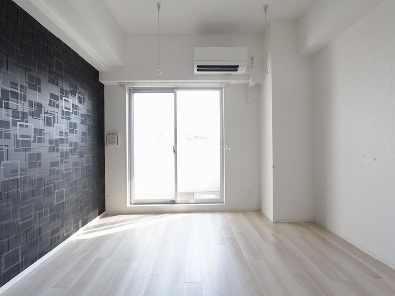 RESIDENCIA御器所 洋室7.0帖　エアコン完備　バルコニーに面しています