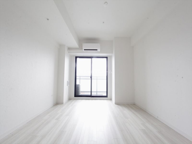 S-RESIDENCE東別院 洋室8.8帖　エアコン完備　バルコニーに面しています