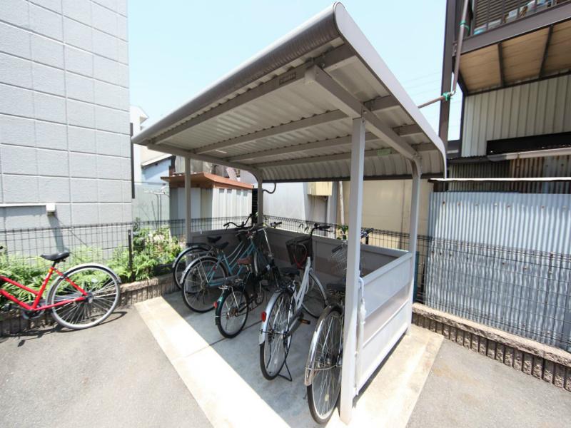 エトワールパレス 屋根付き駐輪場