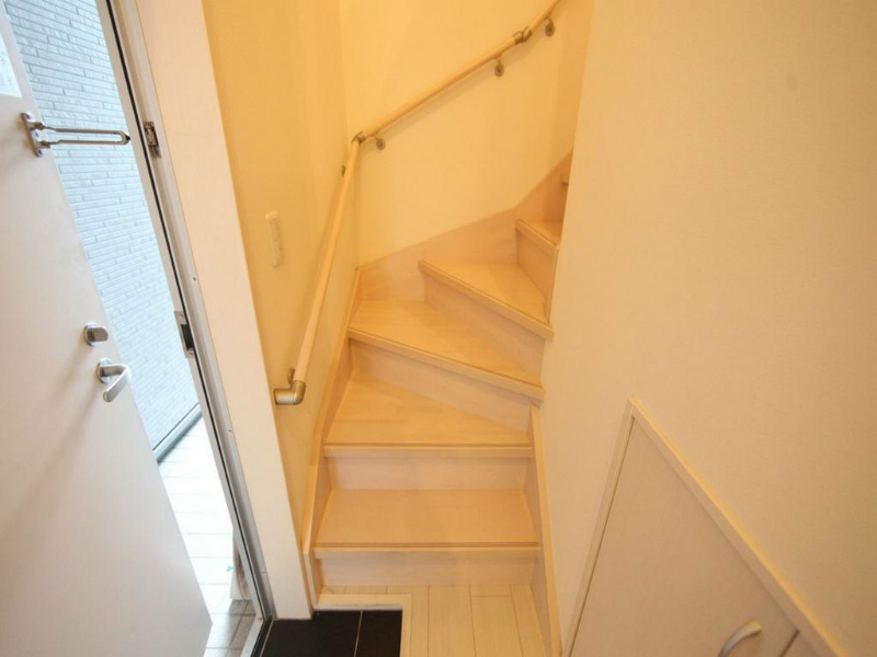 ベーネ明治 お部屋に階段あり