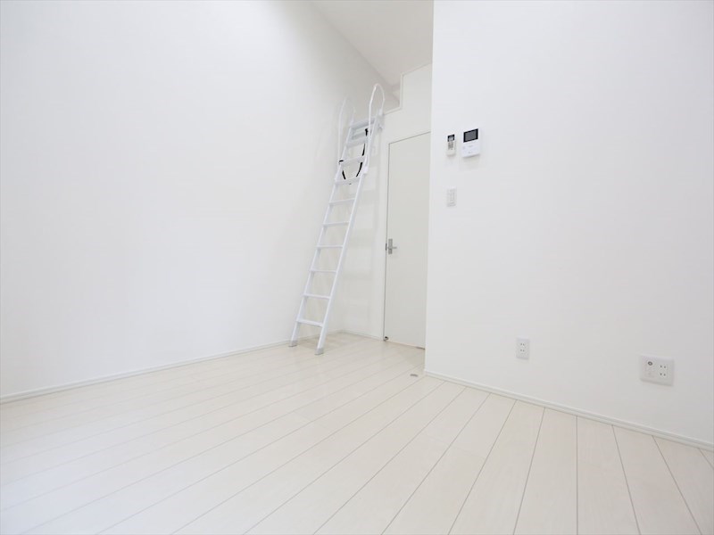 クリオス神宮前 洋室6.3帖　ロフト4.7帖（収納にも寝室にも使えます）