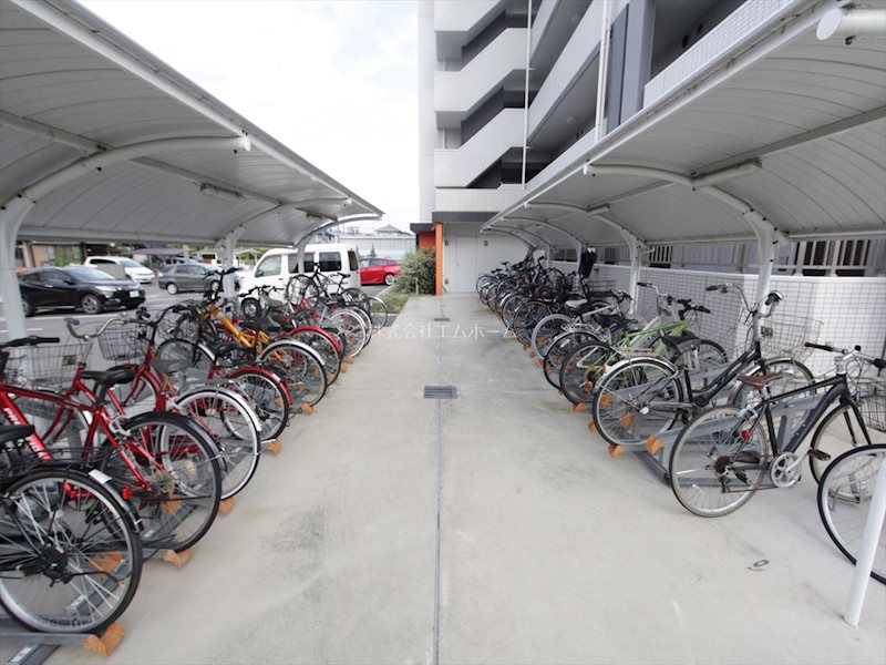 ドゥナーレ辻町 駐輪場
