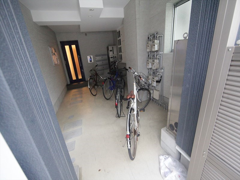 ＣａｓａＡｖｅｎｕｅＴｓｕｒｕｍａｉ 屋根付き駐輪場