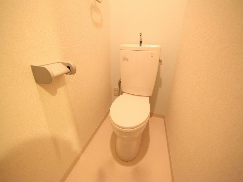 アヴォワール丸の内 トイレ（お風呂トイレ別）温水洗浄暖房便座取り付け可
