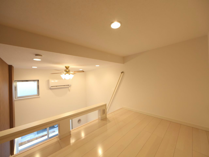 メゾン生駒町 上階ロフト3.3帖（収納としてもお部屋としても使えます）
