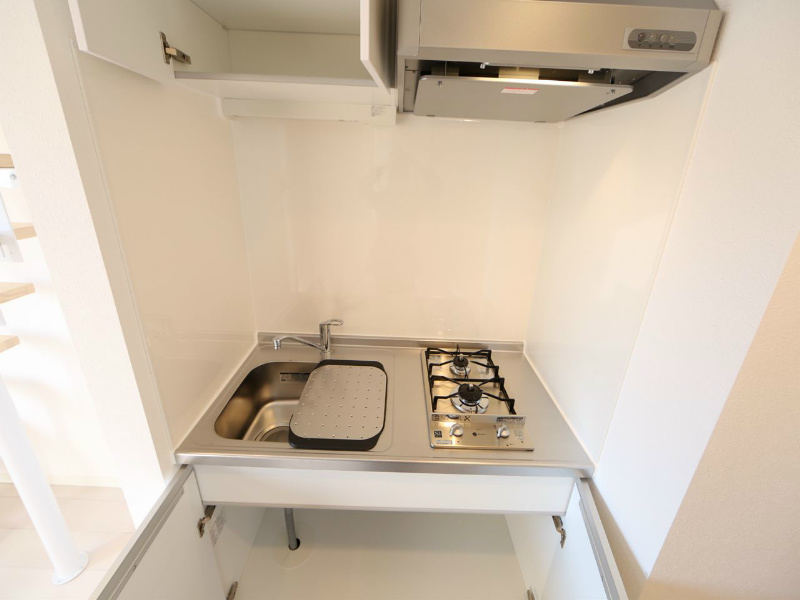 メゾン生駒町 システムキッチン（ガス2口）冷蔵庫・レンジ等ご用意できます