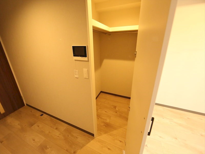 スリーアイランドタワー久屋大通 ウォークインクローゼット（収納充実してます）