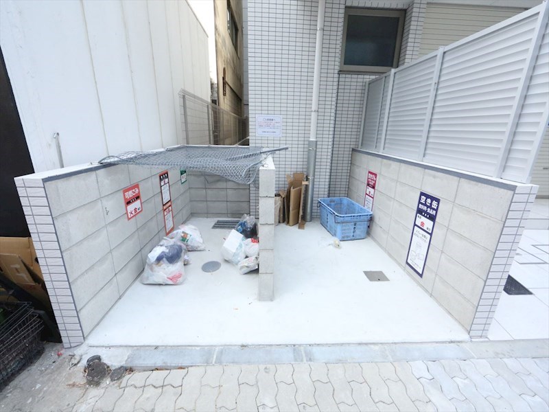 ＩＥ伏見 敷地内ゴミ捨て場