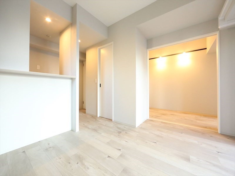 The 9th Residence Sakae Side ＬＤＫ10.4帖　洋室3.8帖　つなげても仕切っても使えます