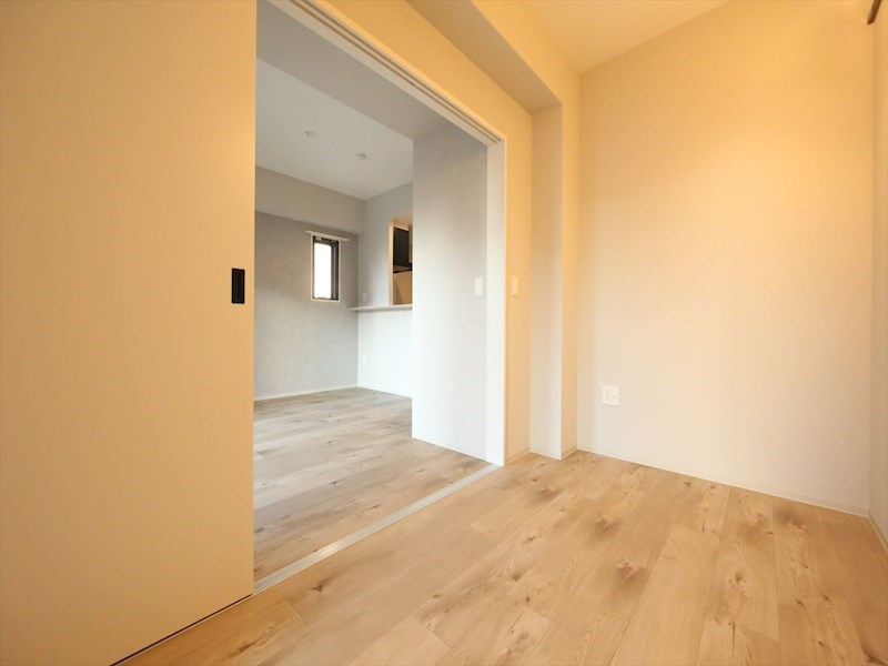 The 9th Residence Sakae Side 洋室3.8帖　ウォークインクローゼット付（収納充実してます）