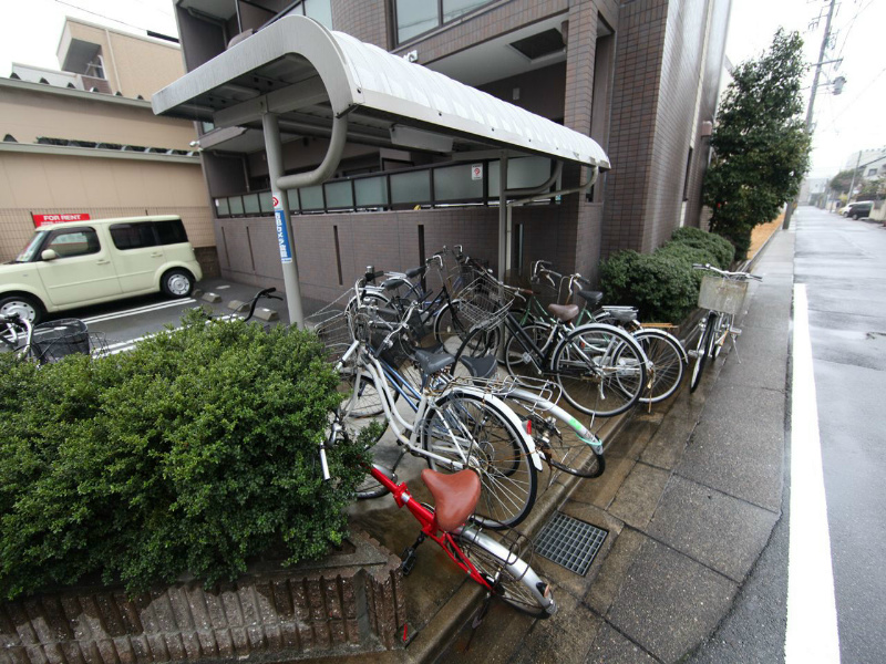 オンディーヌ花の木 屋根付き駐輪場有り