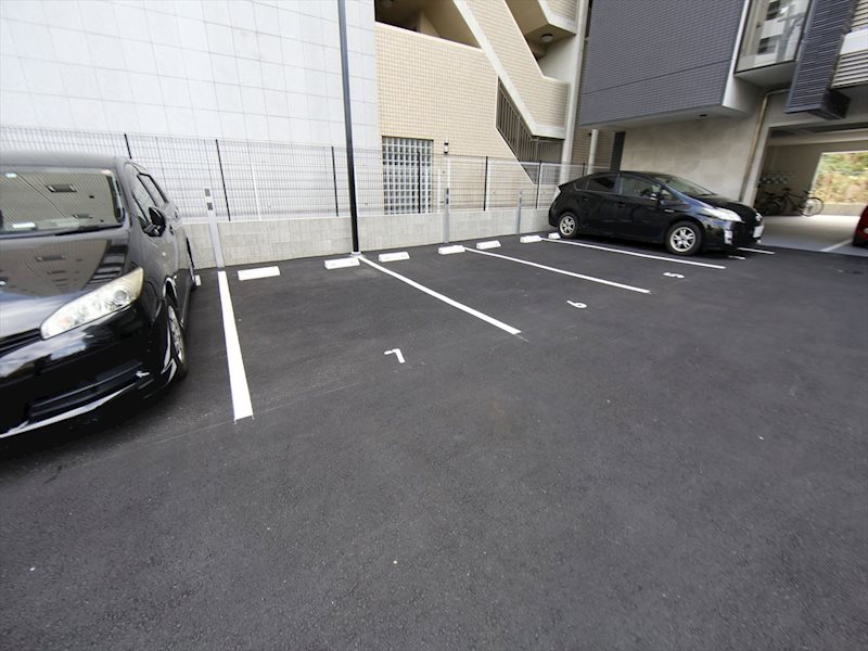 グランアビタシオンノリタケ 敷地内駐車場