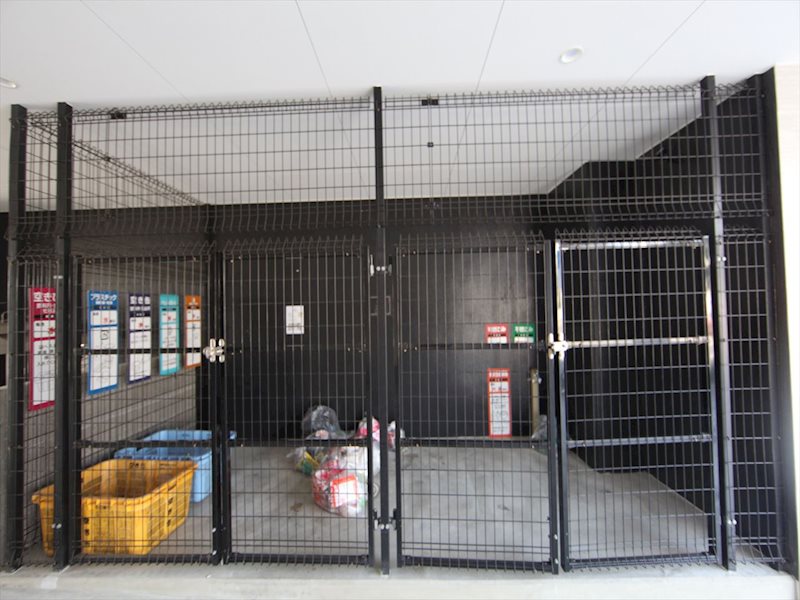 BMG RESIDENCE 敷地内ゴミ捨て置き場