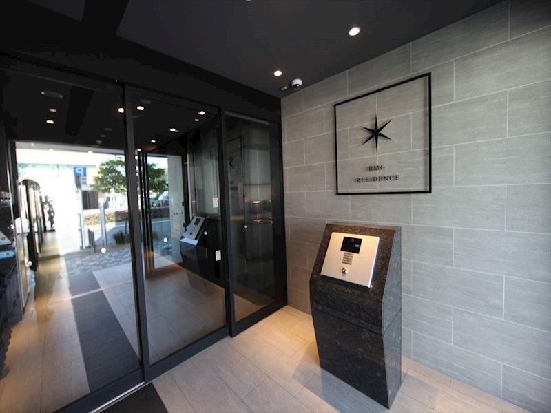 BMG RESIDENCE エントランス　オートロック