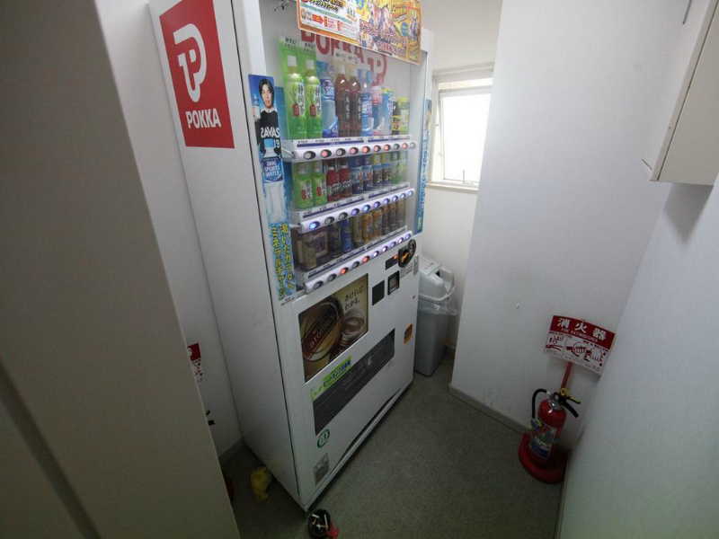 リエス尾頭橋 共用部分　自動販売機有り