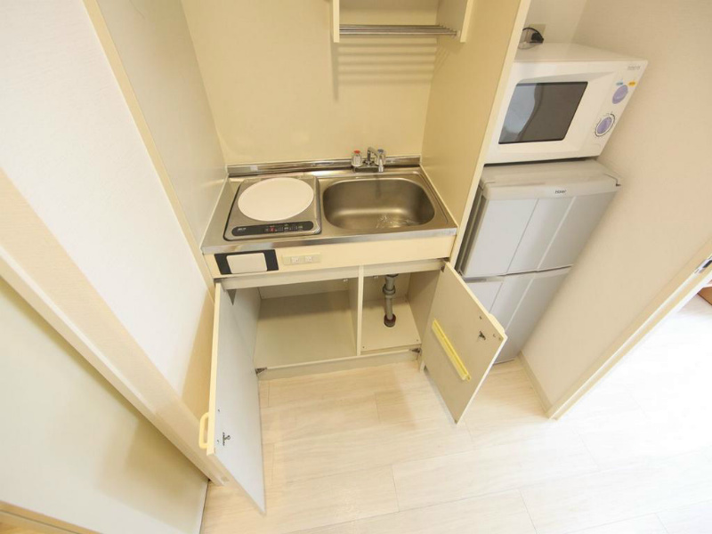 リエス尾頭橋 キッチン（ＩＨ1口付）冷蔵庫置き場有