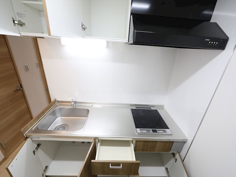 クレール新守山 システムキッチン（IH2口コンロ付）