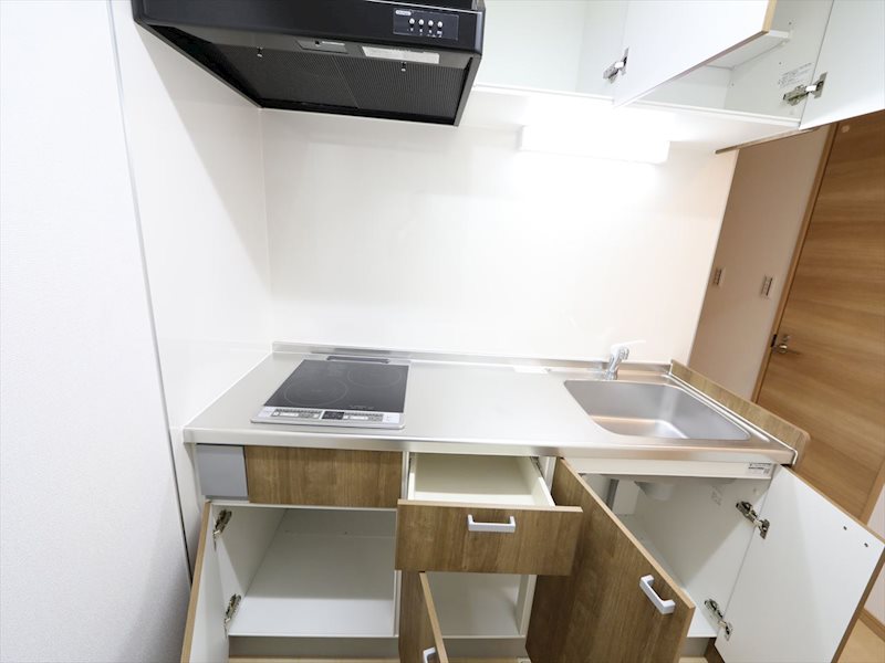 クレール新守山 システムキッチン（IH2口コンロ付）