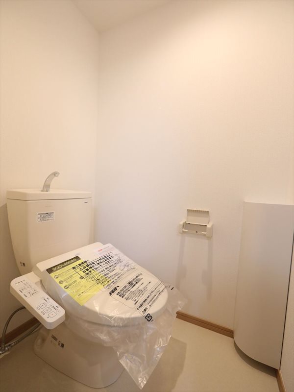 クレール新守山 温水洗浄便座付トイレ