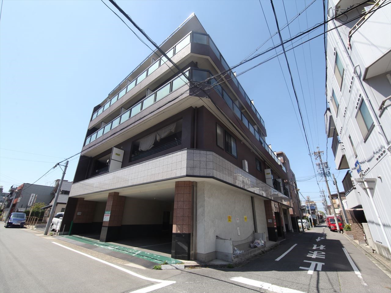 外観　オートロック　敷地内ゴミ捨て場