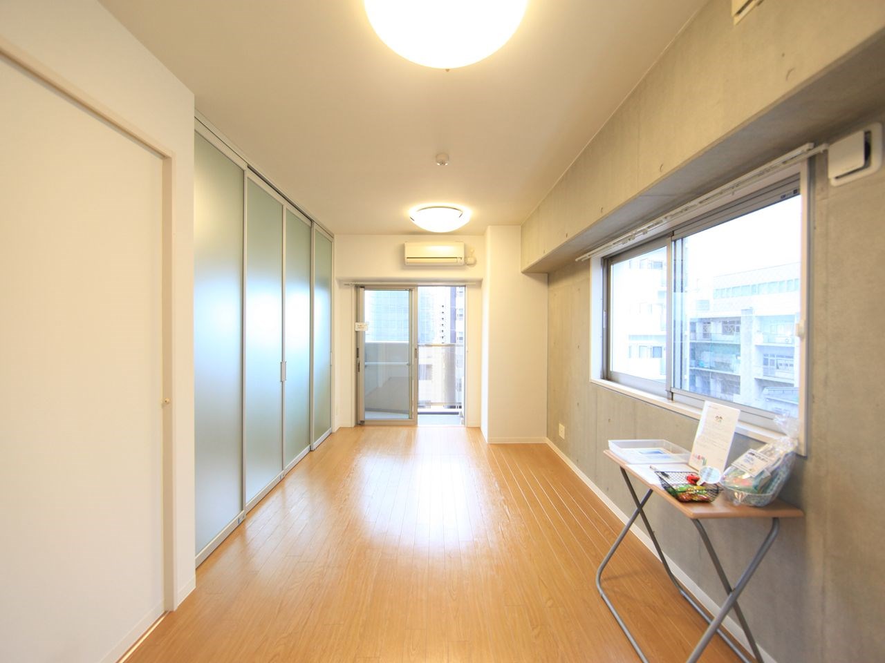 フローラル今池 ＬＤＫ12.1帖　洋室7帖　つなげても仕切っても使えます