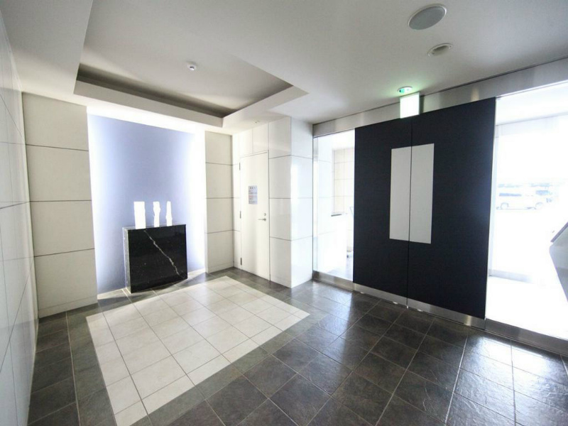 パークアクシス丸の内 エントランス　防犯カメラ　宅配ＢＯＸ　オートロック
