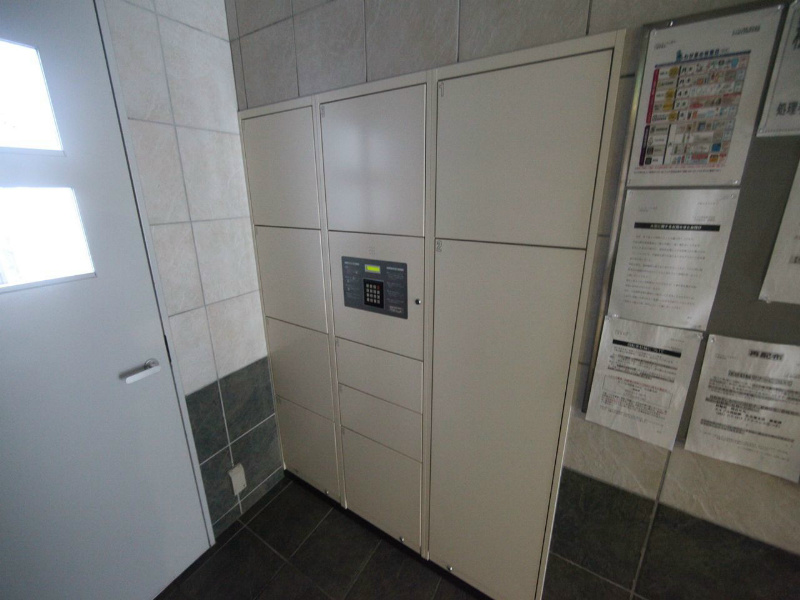 グランルージュ栄II 宅配ボックス　不在時に荷物の受け取りができます