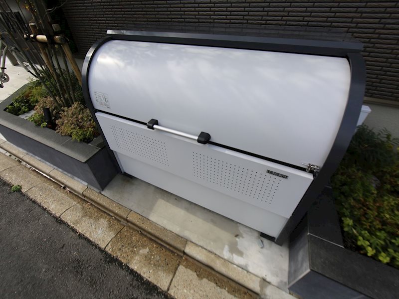コムジュスイ 敷地内ゴミ捨て置き場