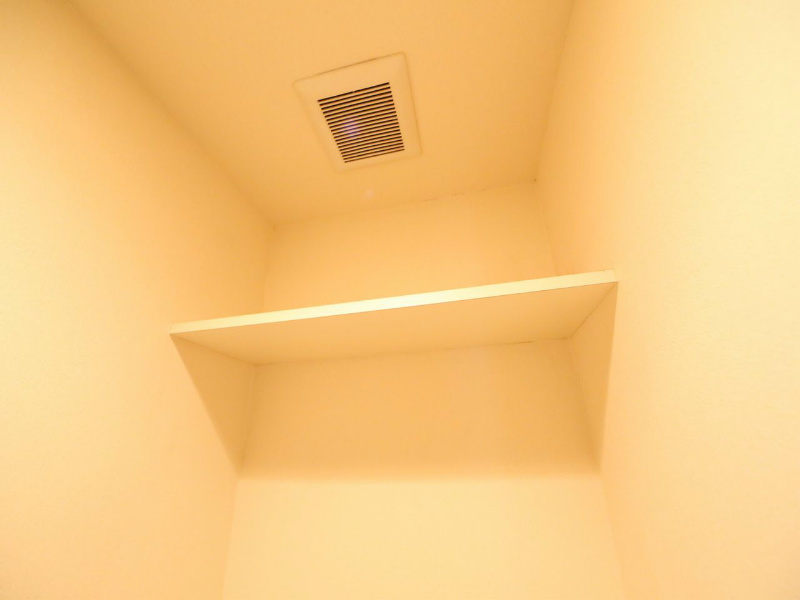 ヴィヴィアンパーク トイレ上部の棚