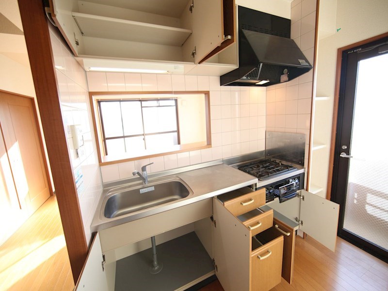 カーサ岩塚 システムキッチン（ガス3口コンログリル付）カウンターキッチン