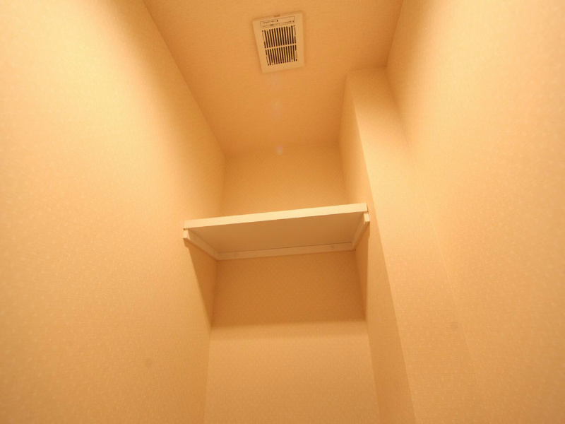 CITY SPIRE 名駅前 トイレ上部の収納棚