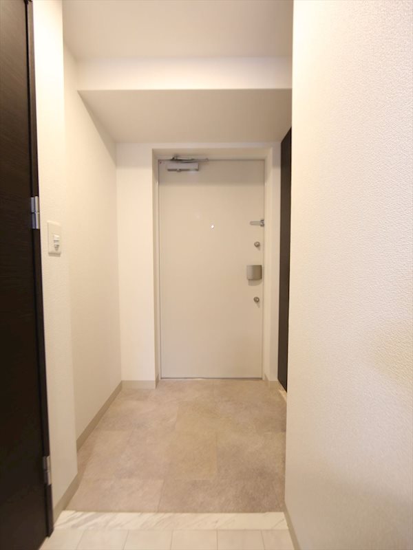 エステムコート名古屋ルノン 玄関　シューズクローク付（収納充実してます）