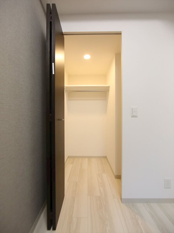 エステムコート名古屋ルノン ウォークインクローゼット（収納充実しています）