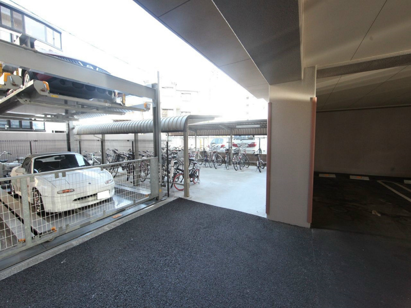 CITY SPIRE 名古屋本陣 屋根付き駐輪場