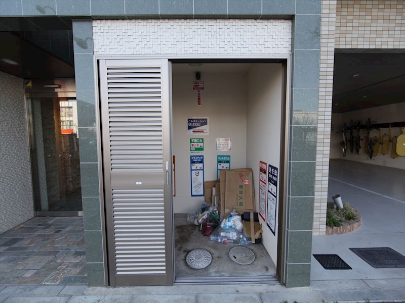 ＲＩＶＯ瑞穂通 敷地内ゴミ捨て場