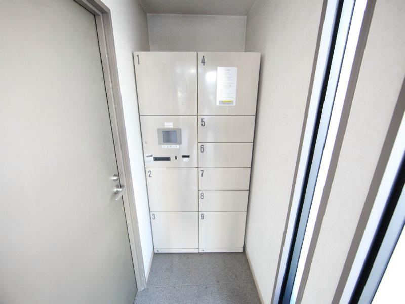 置地マンション 宅配ＢＯＸ付　不在時に荷物を受け取ることができます