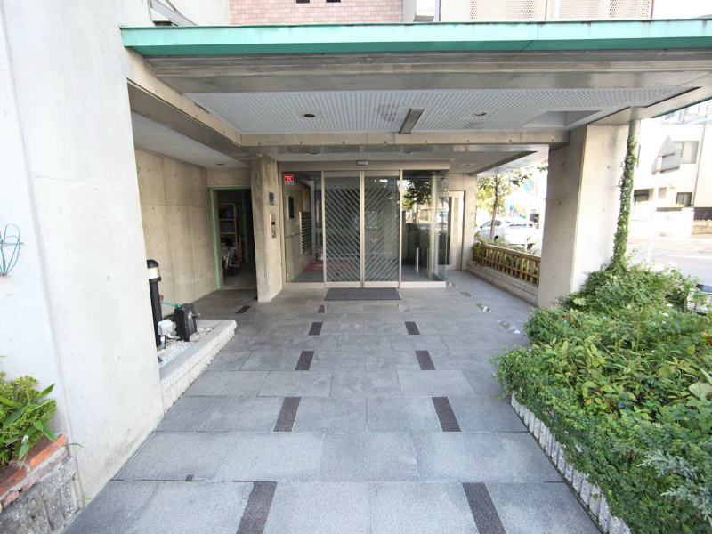 置地マンション 外観　オートロック付　防犯カメラ付　宅配ＢＯＸ付